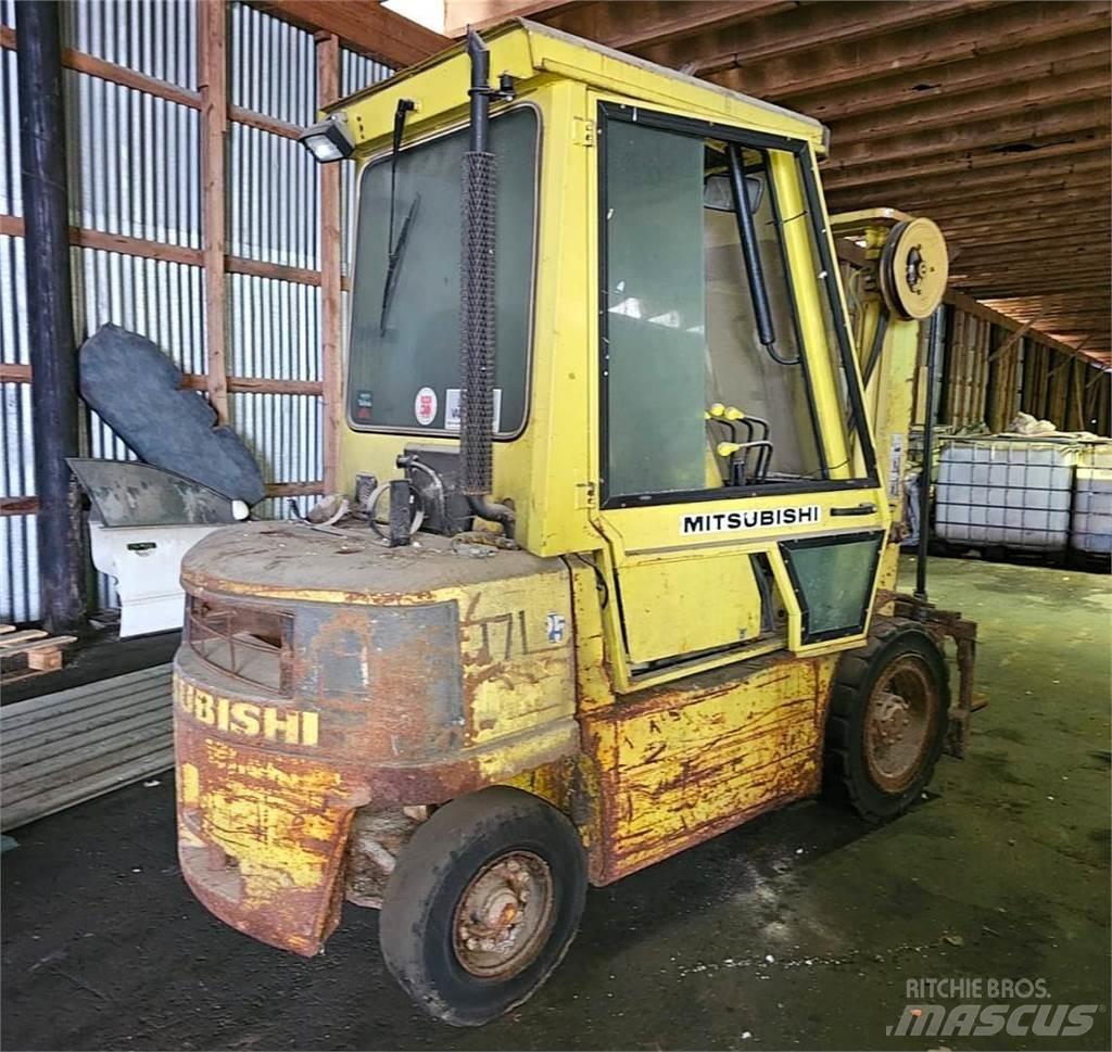Mitsubishi FD25 Dizelski viličarji