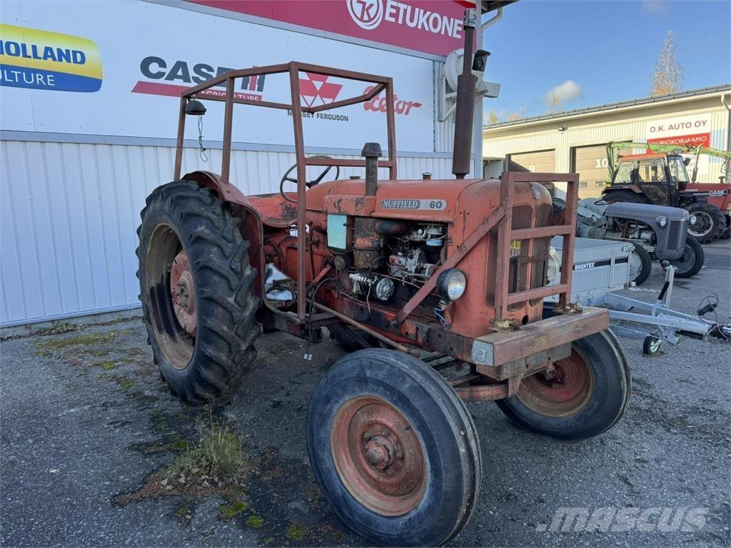 Nuffield 460 Traktorji