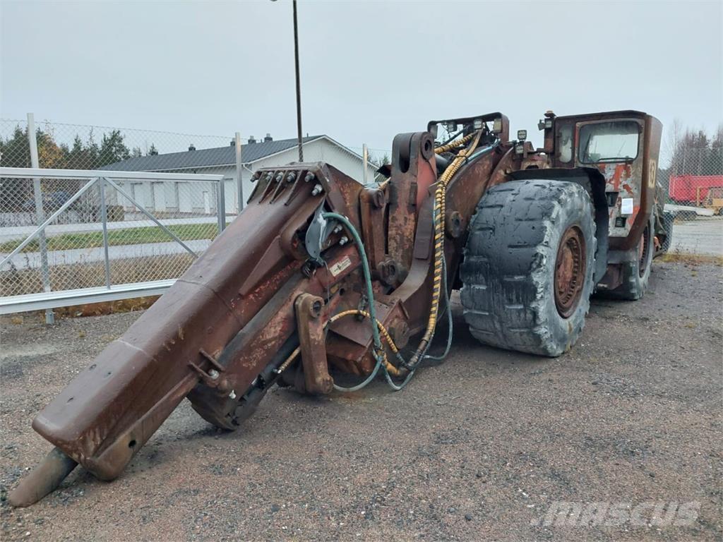 Sandvik TORO 0011 Kolesni nakladalci