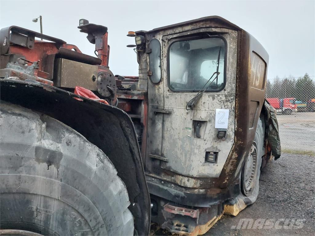 Sandvik TORO 621 Kolesni nakladalci