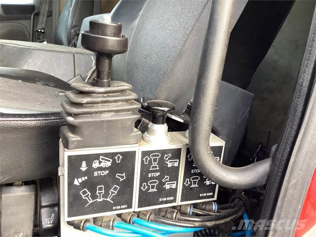 Scania P 320 Kotalni prekucni tovornjaki