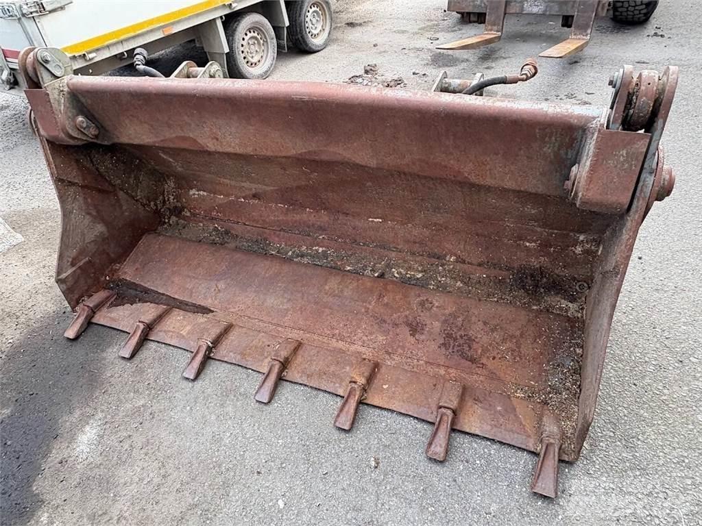 Schaeff SKL 835 Kolesni nakladalci