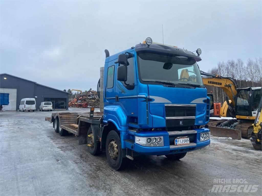 Sisu C 600 2+2 Tovornjaki za prevoz gozdnih strojev