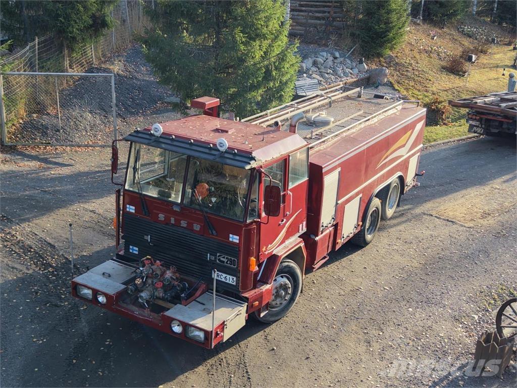 Sisu Paloauto 6X2 Drugi tovornjaki