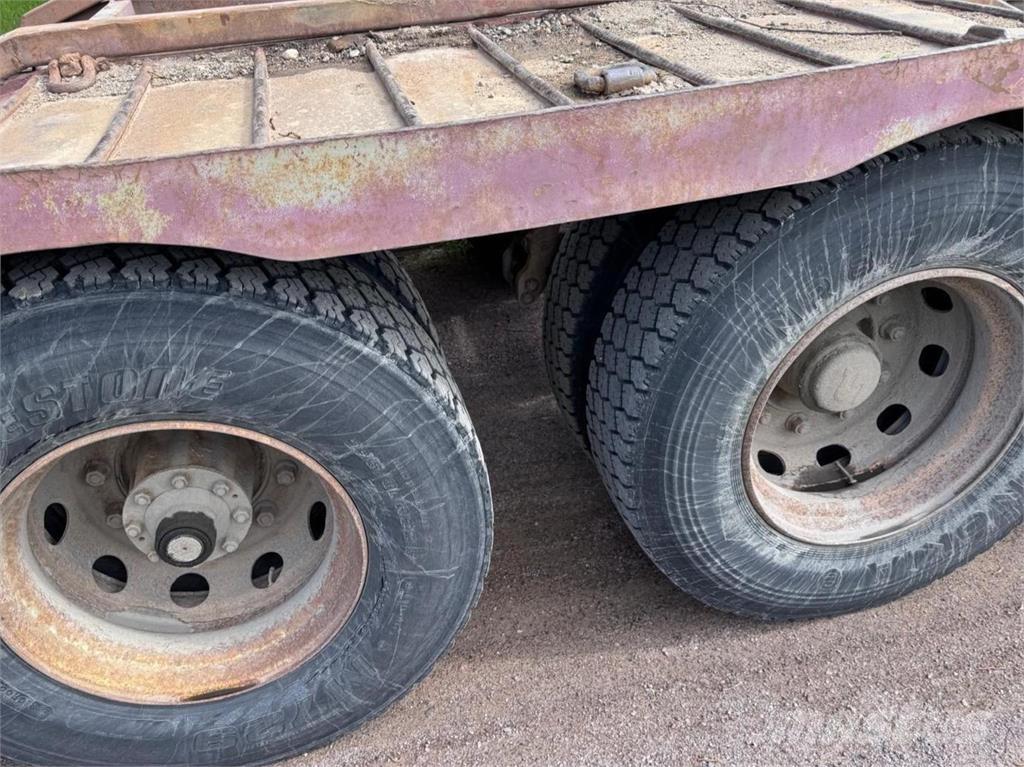 Sisu SM300 6X2 Tovornjaki za prevoz gozdnih strojev