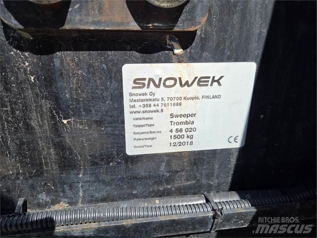 Snowek Trombia Cestni pometači