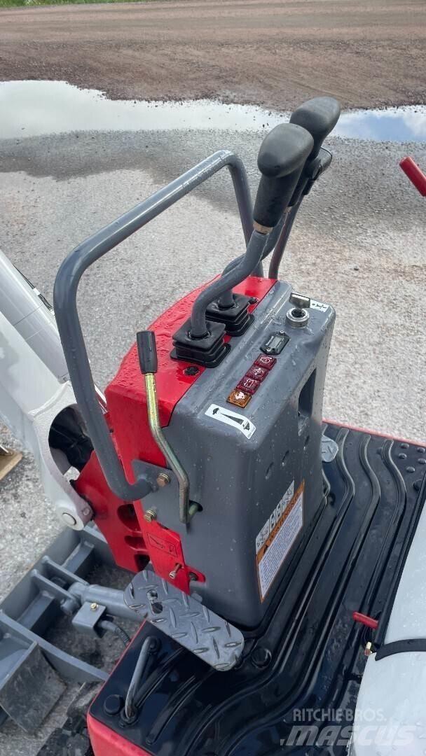 Takeuchi TB210R Mini bagri <7t