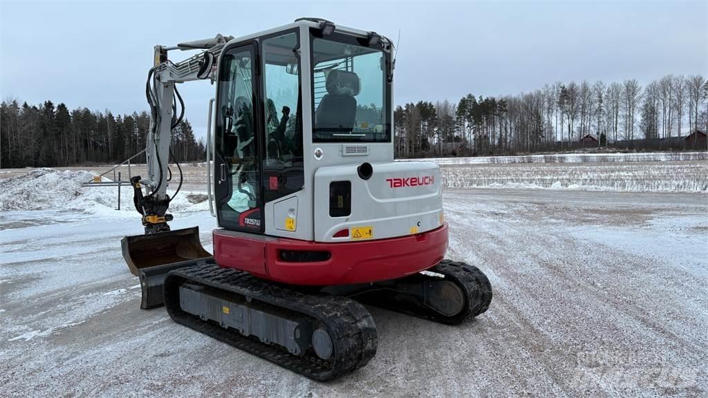 Takeuchi TB257FR Mini bagri <7t