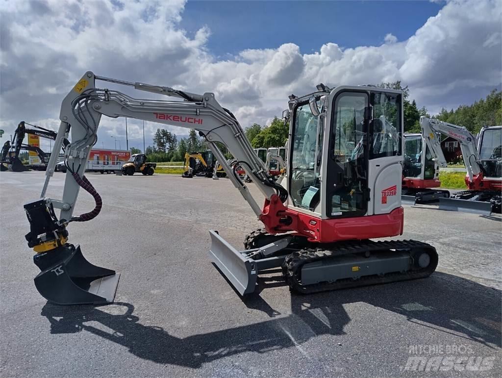 Takeuchi TB335R Mini bagri <7t