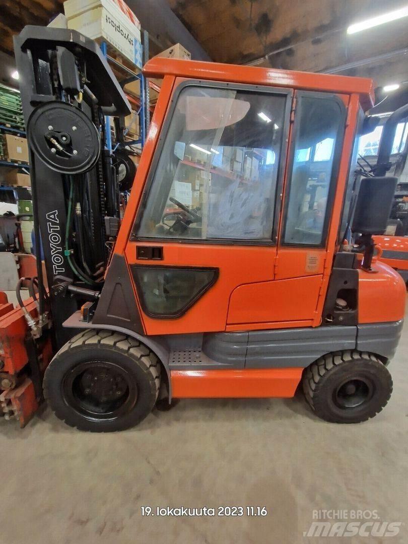 Toyota 02-6FDF30 Dizelski viličarji