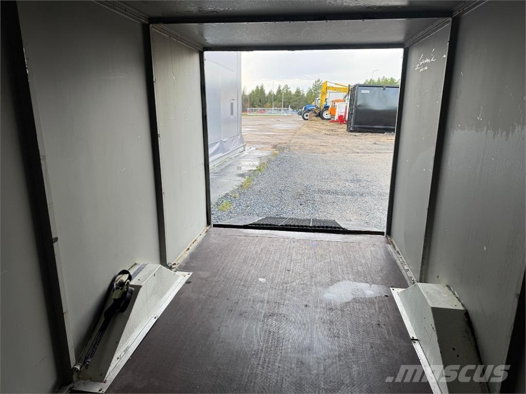  Umpiperäkärry Avto prikolice