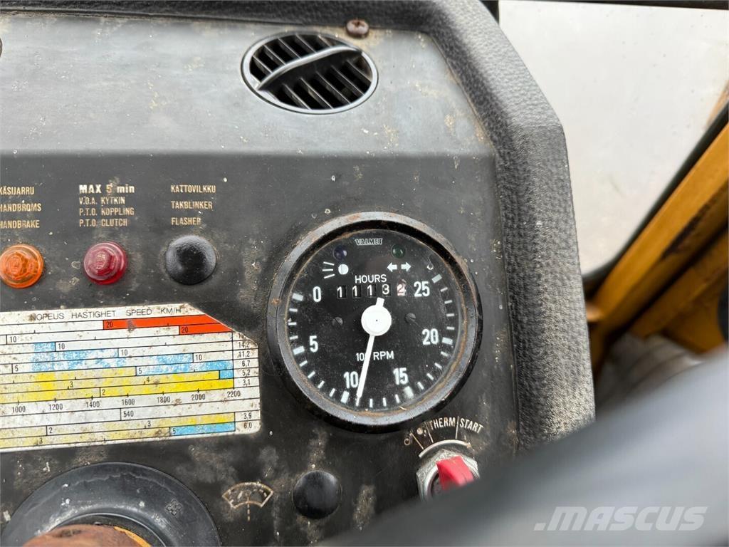 Valmet 702S Traktorji