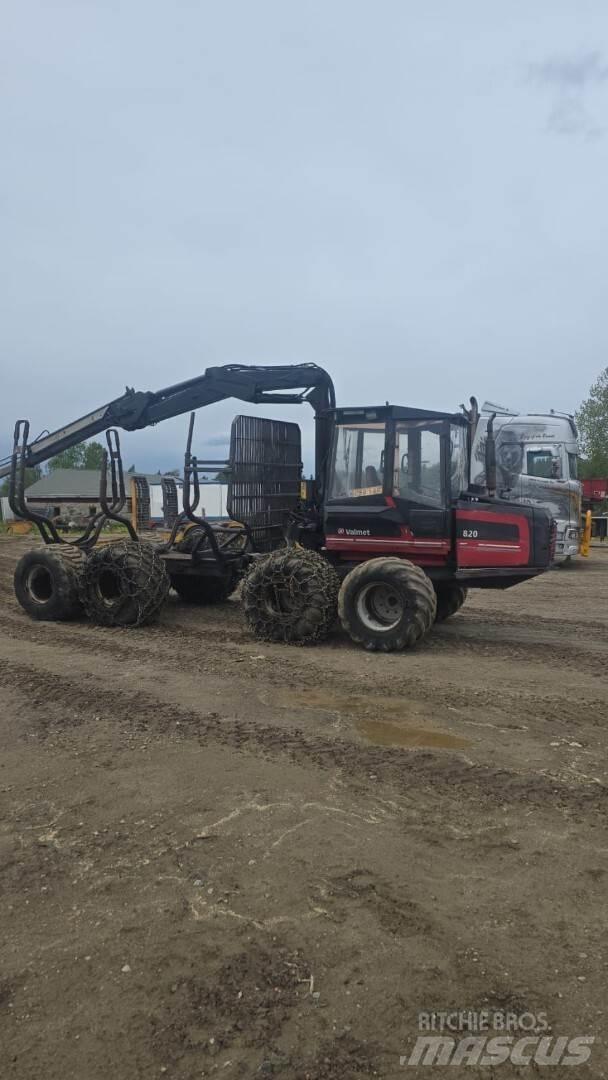 Valmet 820 Forwarderji