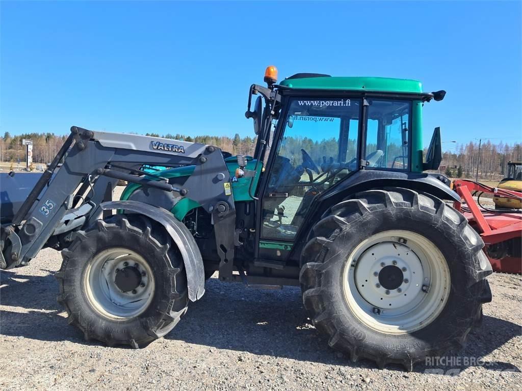 Valtra A92 Traktorji