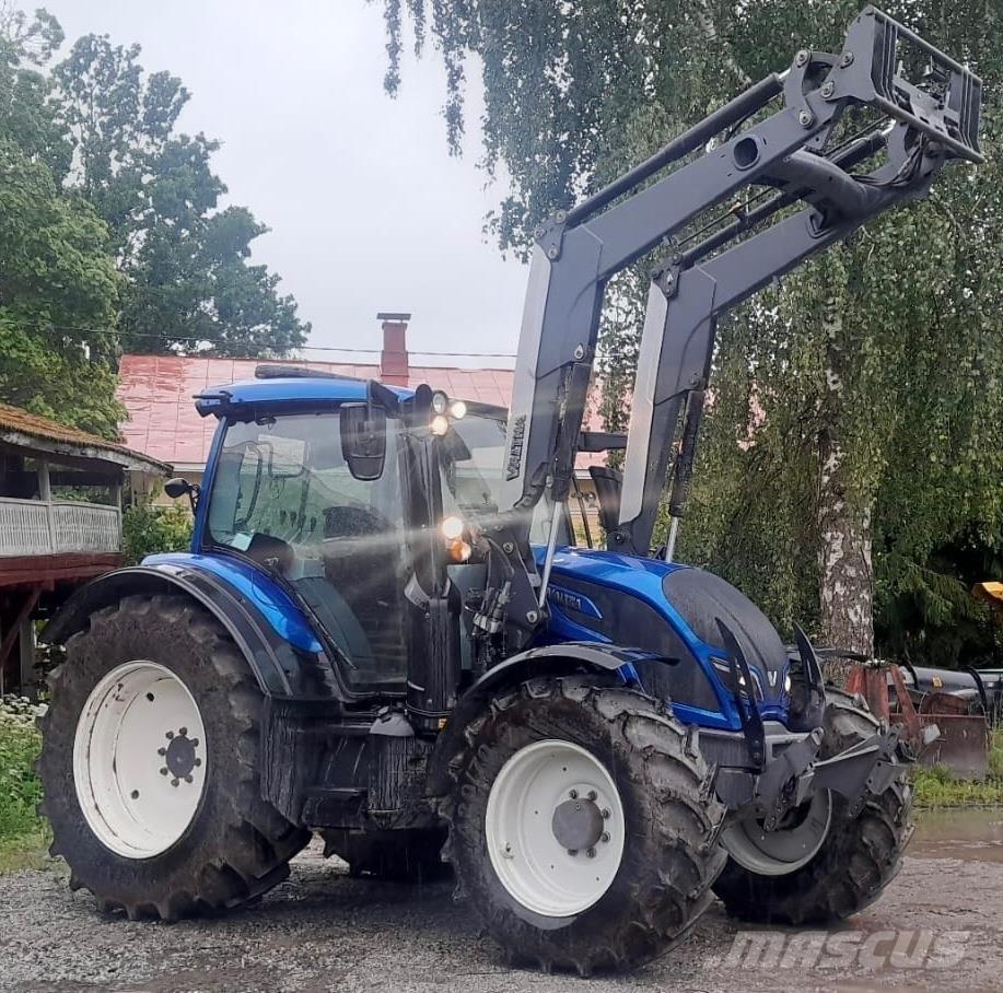 Valtra N134 Traktorji