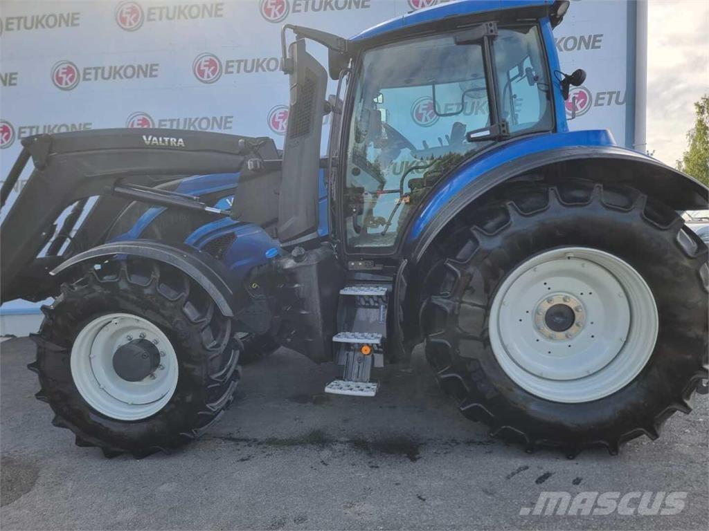 Valtra T145 Traktorji