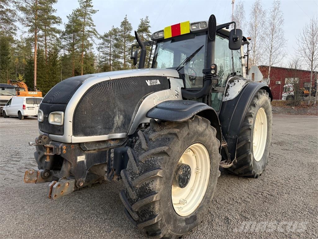 Valtra T190 Traktorji