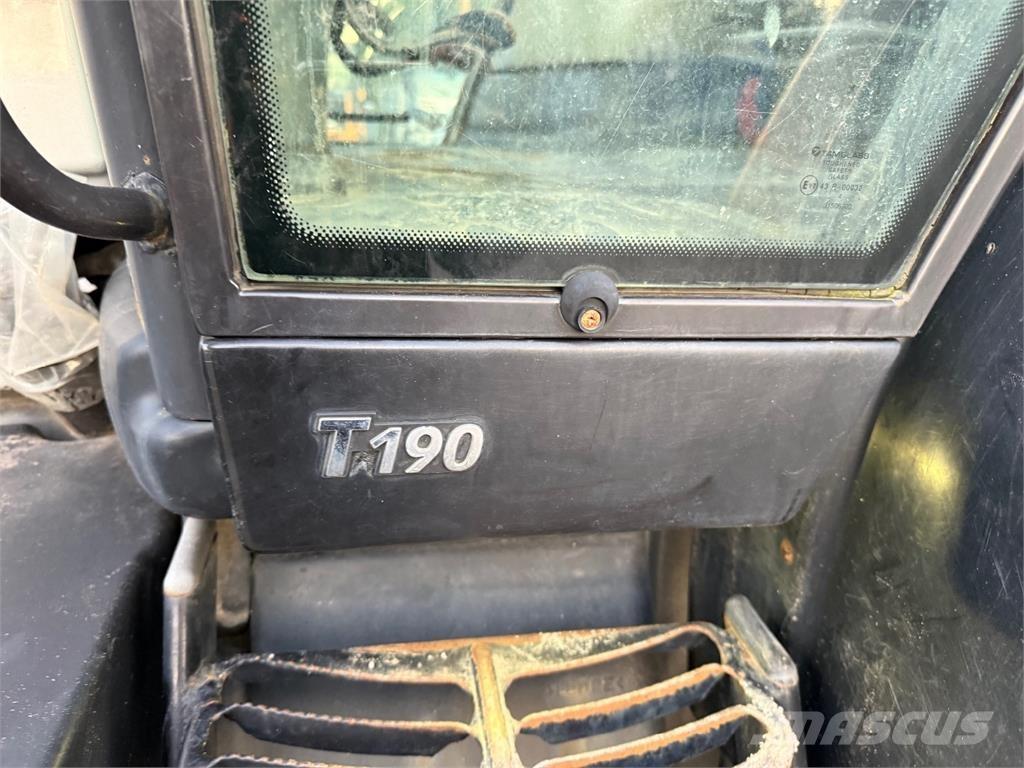 Valtra T190 Traktorji