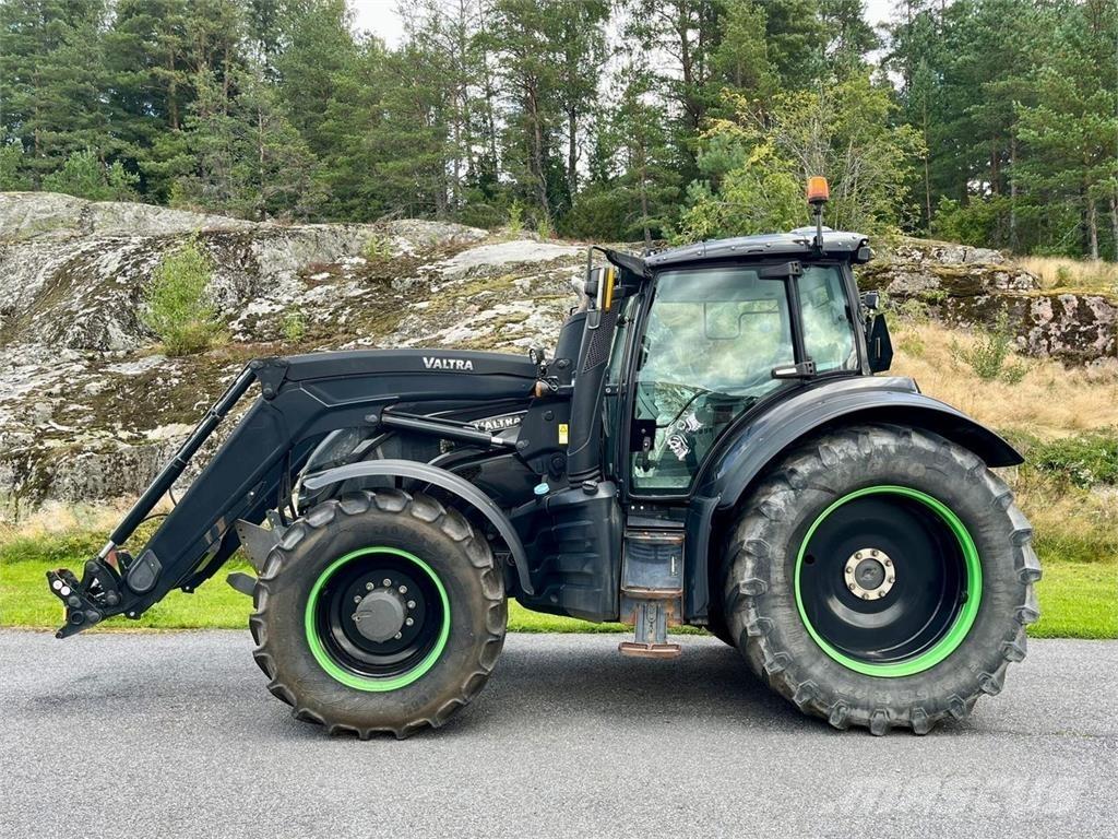Valtra T234 Versu Traktorji