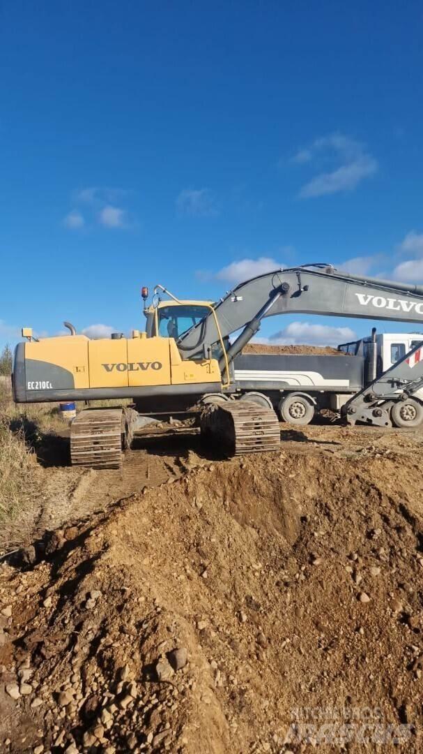 Volvo 210C Bagri goseničarji