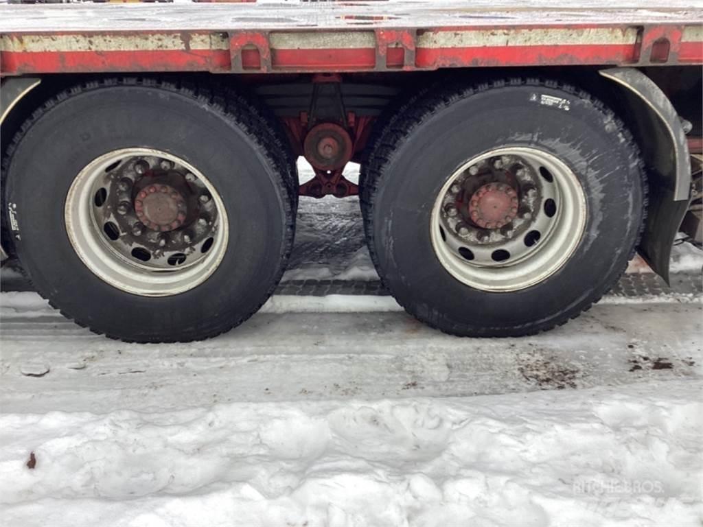 Volvo 8x4 Tovornjaki z žerjavom