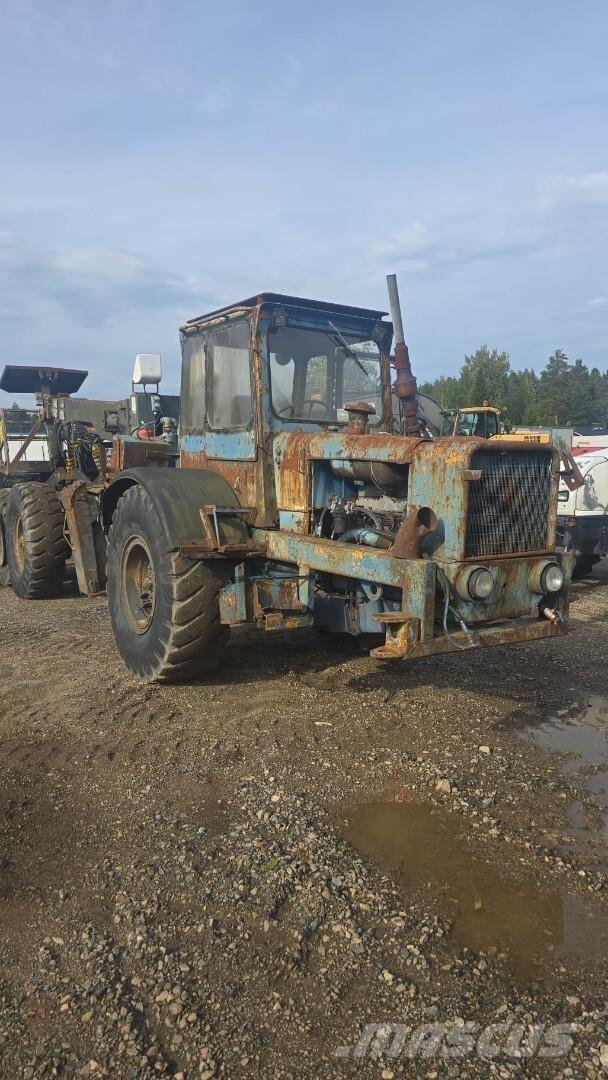 Volvo BM DR 860 Vertikalna dvigala