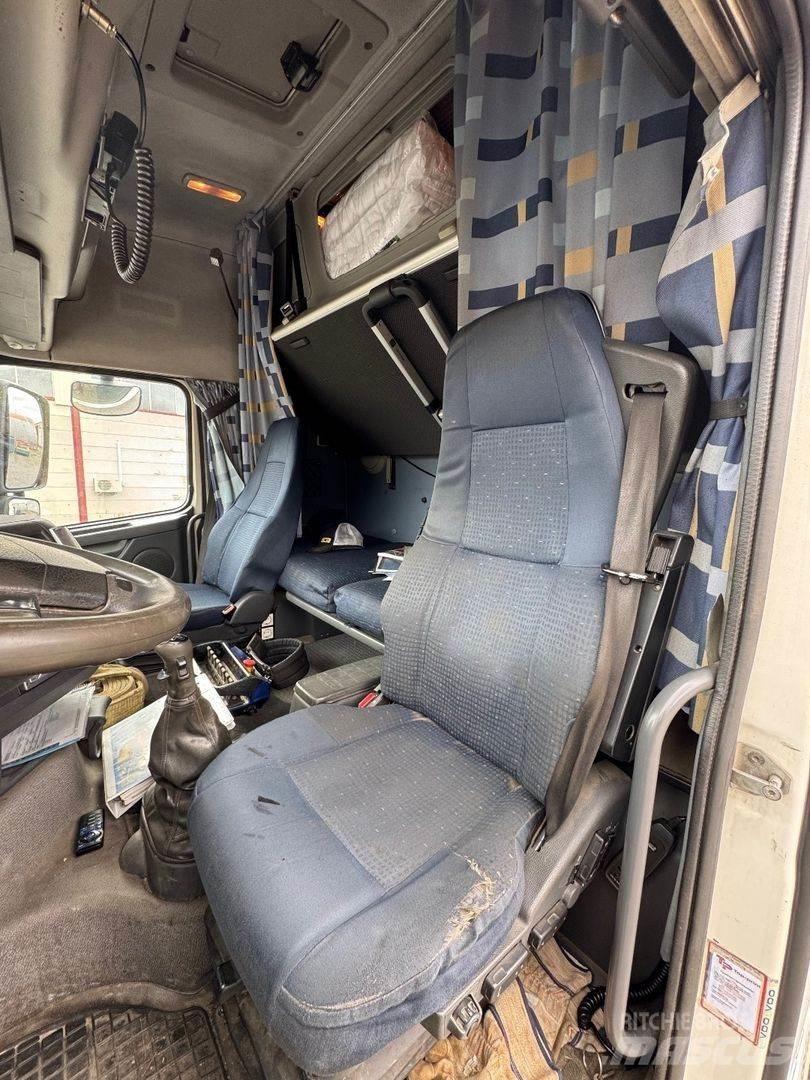 Volvo FH13 Tovornjaki z žerjavom