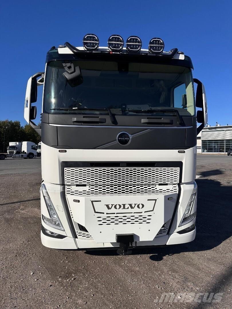 Volvo FH13 8x4 Tovornjaki z žerjavom
