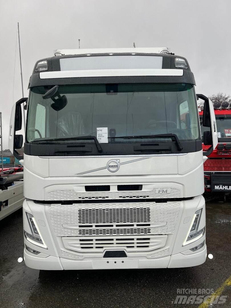 Volvo FM330 4x2 Tovornjaki zabojniki