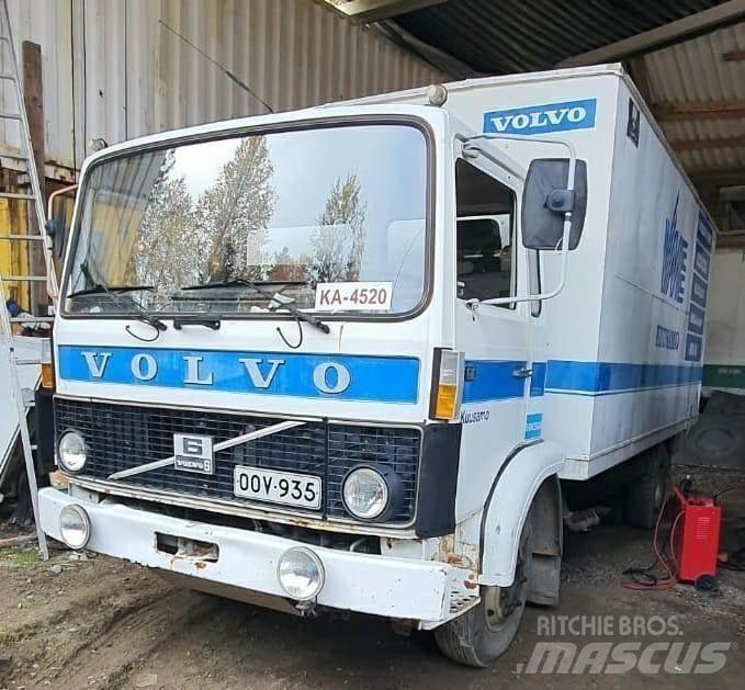 Volvo huoltoauto Tovornjaki zabojniki