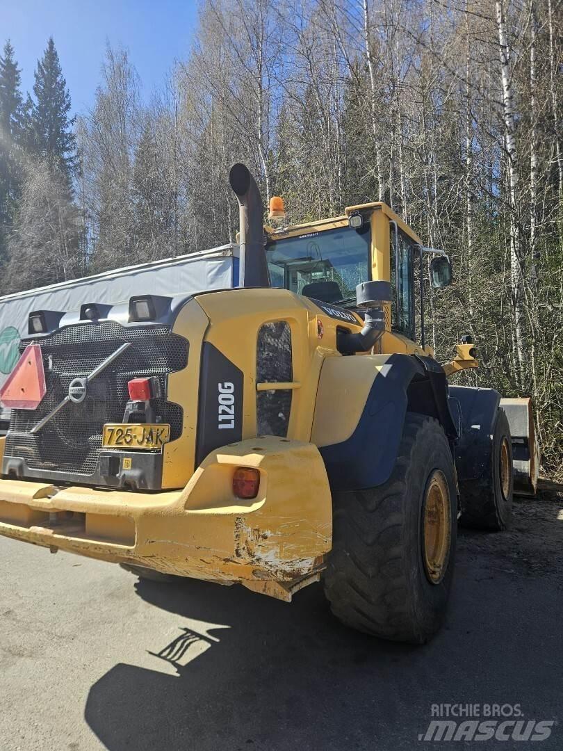 Volvo L 120G Kolesni nakladalci