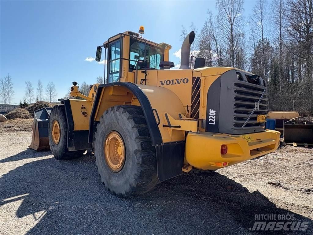 Volvo L 220 F Kolesni nakladalci