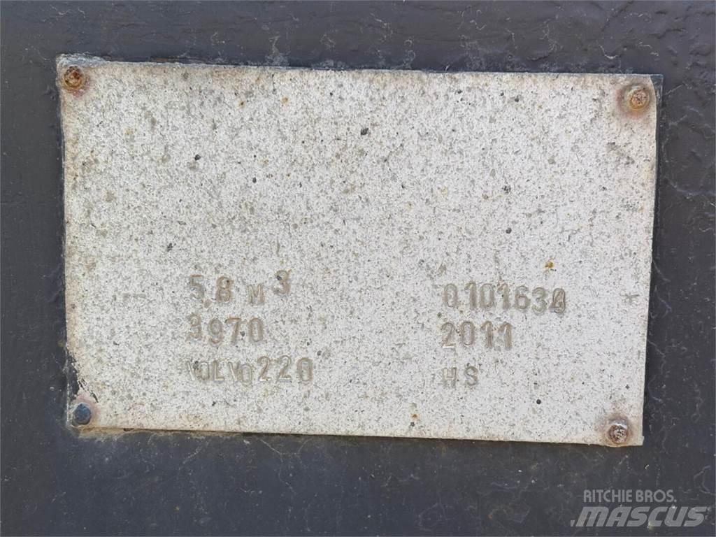 Volvo L 220 F Kolesni nakladalci