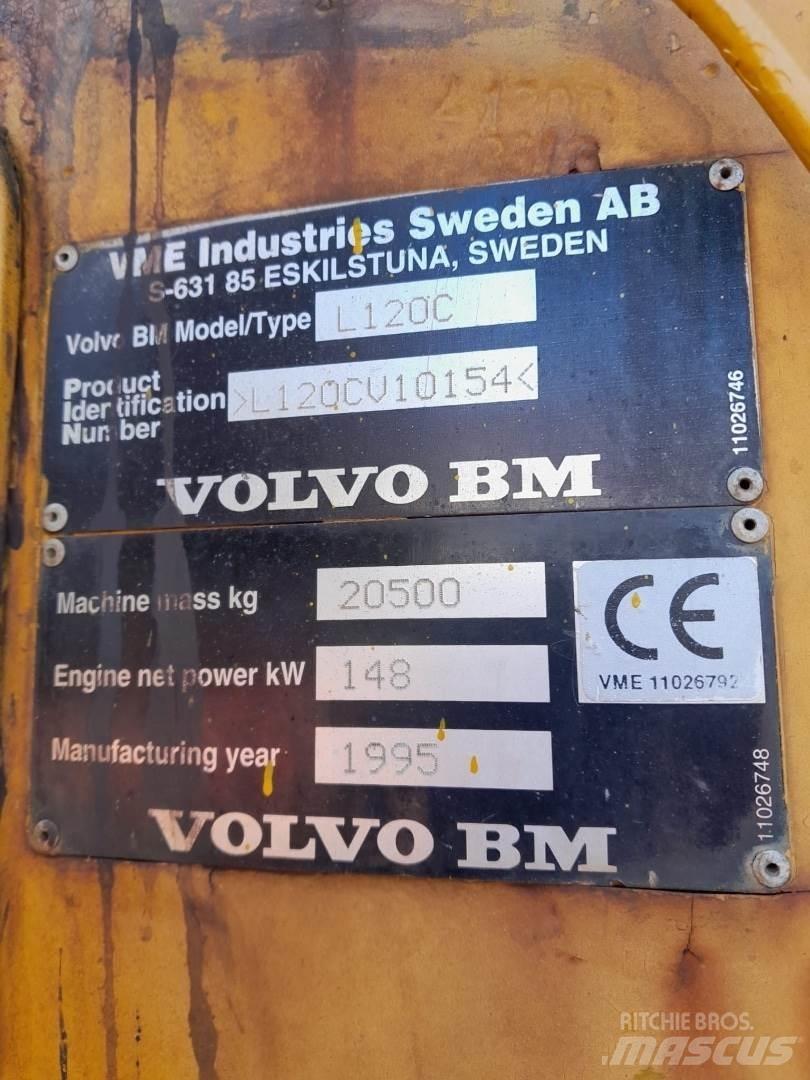 Volvo L120C Kolesni nakladalci