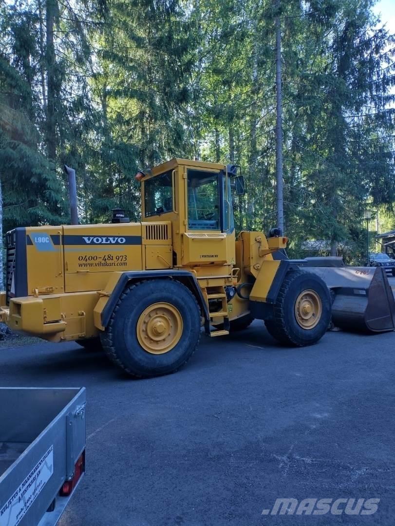 Volvo L90C Kolesni nakladalci