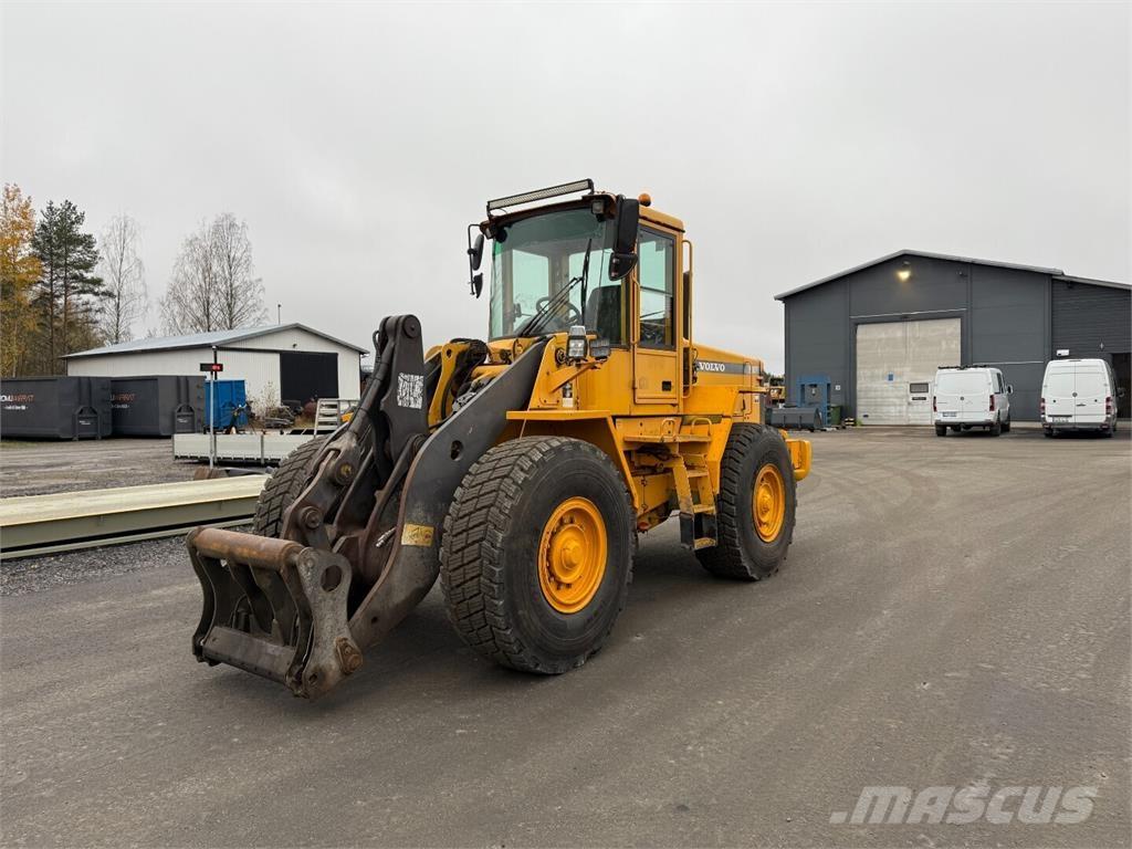 Volvo L90D Kolesni nakladalci