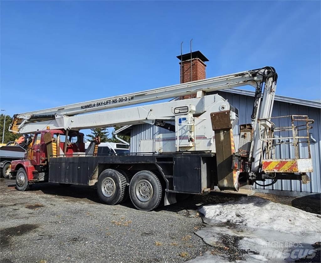 Volvo N7 6x2 Tovornjaki z žerjavom