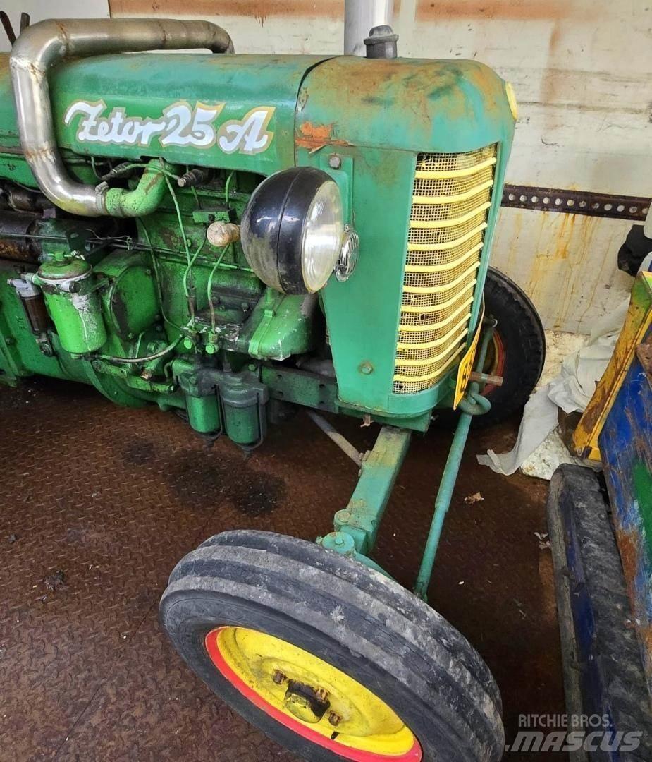 Zetor 25 A Traktorji