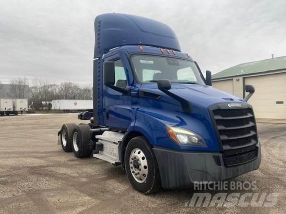 Freightliner CASCADIA 116 Vlačilci