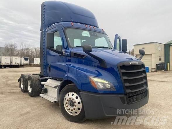 Freightliner CASCADIA 116 Vlačilci