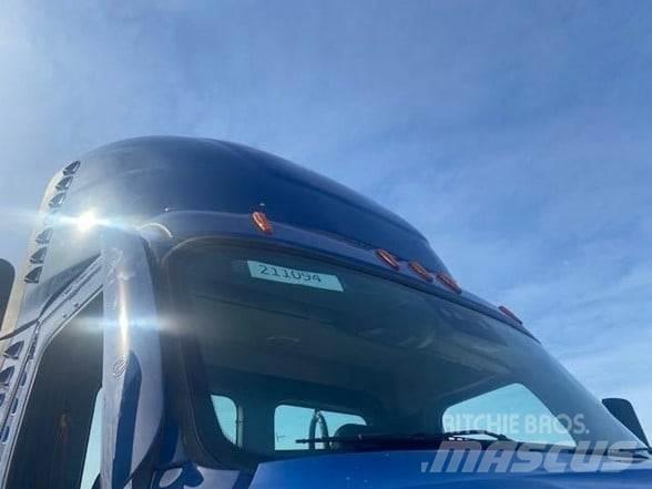 Freightliner CASCADIA 116 Vlačilci