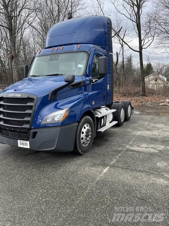 Freightliner CASCADIA 116 Vlačilci