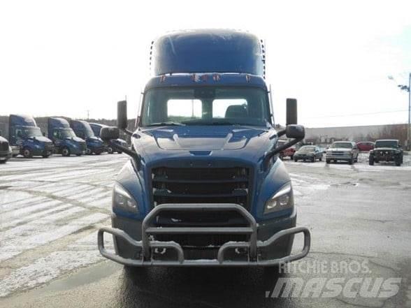 Freightliner CASCADIA 116 Vlačilci