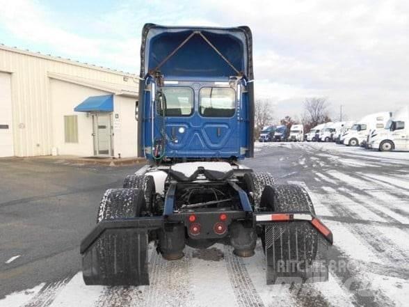 Freightliner CASCADIA 116 Vlačilci