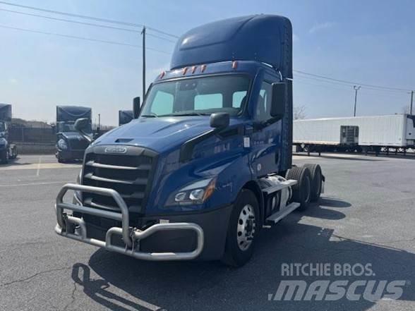 Freightliner CASCADIA 116 Vlačilci