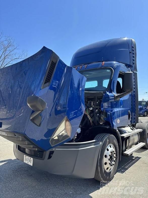Freightliner CASCADIA 116 Vlačilci