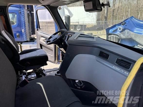 Freightliner CASCADIA 116 Vlačilci