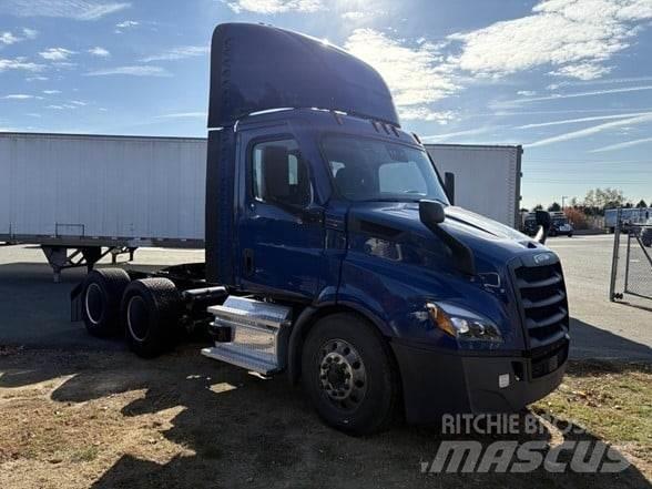 Freightliner CASCADIA 116 Vlačilci