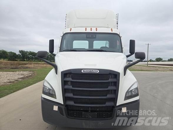 Freightliner CASCADIA 116 Vlačilci