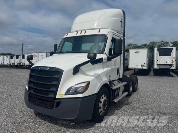 Freightliner CASCADIA 116 Vlačilci